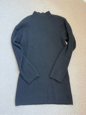 Steve Madden Black Ribbed Knit Top